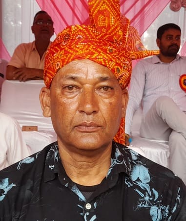 Dehri-Sameerpur road work not completed in one year, people are upset