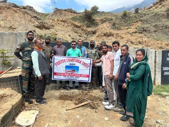 Army and people planted Chinar saplings in Bani