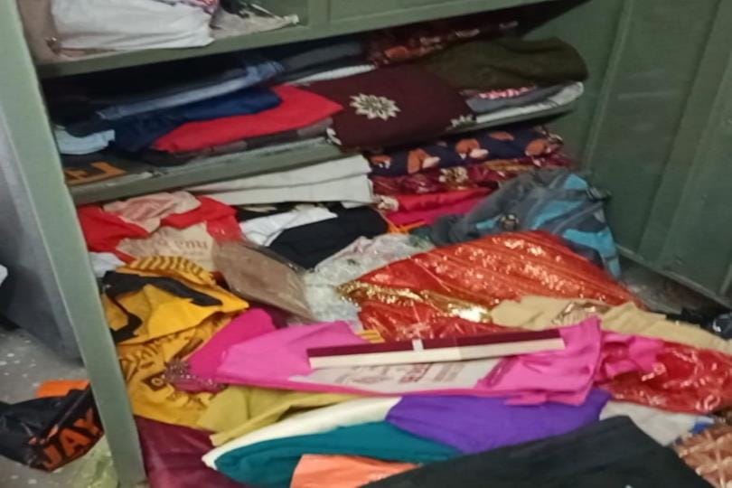 Jewellery and cash worth lakhs stolen after breaking the lock of an empty house