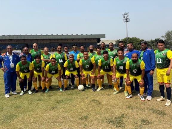 Excellent performance of young and old players of Uttarakhand in National Masters Football Competition
