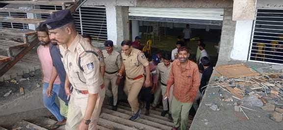 Ujjain police took strict action after the viral video of PCC chief Jeetu Patwari