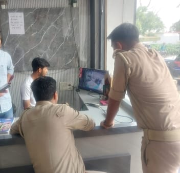 Shamli: Two policemen were deployed for the security of the businessman, went to visit Rajasthan, action taken