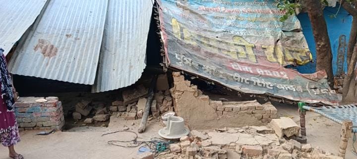 Opposition to the team that arrived to remove the encroachment in Gihar Colony