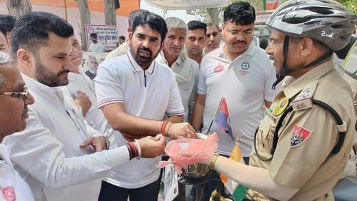 By putting salt in the pot, the youth took a pledge to make Haryana drug-free