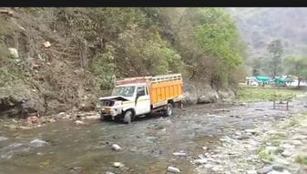 Jeep fell into Ashwini ravine, two injured