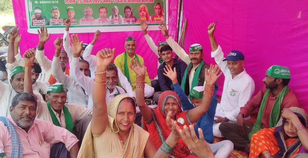 Workers of the farmers' organization sat on a hunger strike
