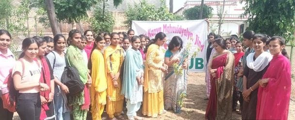 Students tied a sacred thread to the coaching centre and took a pledge to care for it