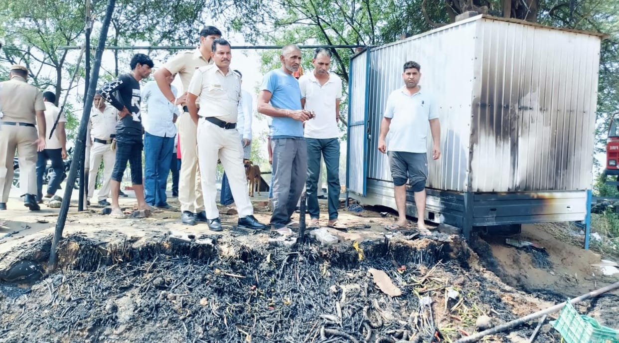 The fire in the fans spread from the field to the kiosk