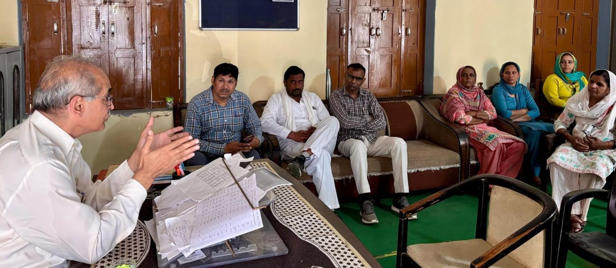 DEO visited schools with low student numbers and checked the progress report of the admission process