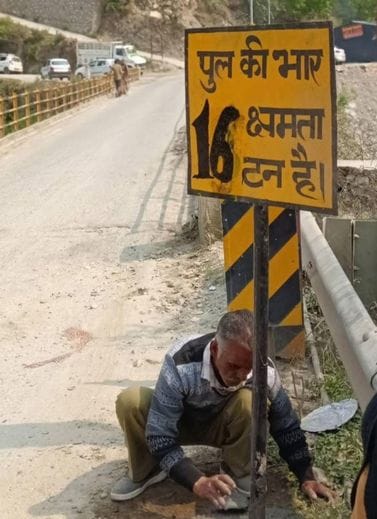 NH-305... now danger looms over Fagu bridge, cracks appear