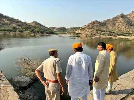 जल संसाधन मंत्री सुरेश सिंह रावत ने तालाब का किया निरीक्षण