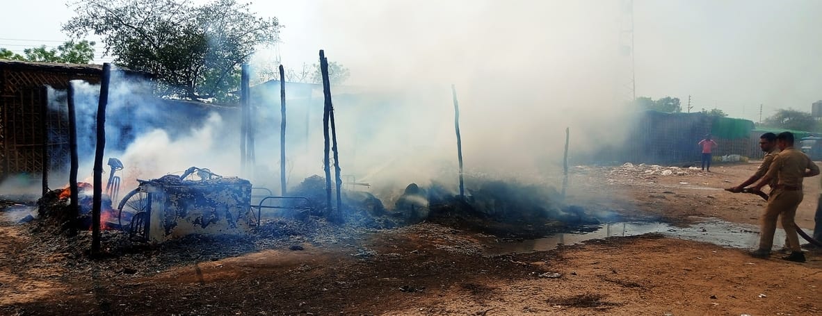 A huge fire broke out at the commission agent's shop in Jalalabad Mandi