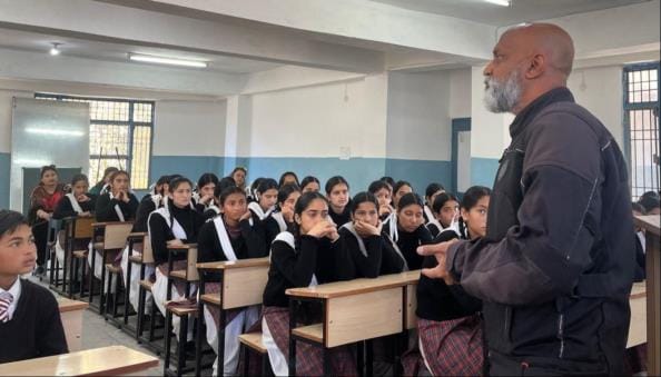 Bike rider shared his experiences with students