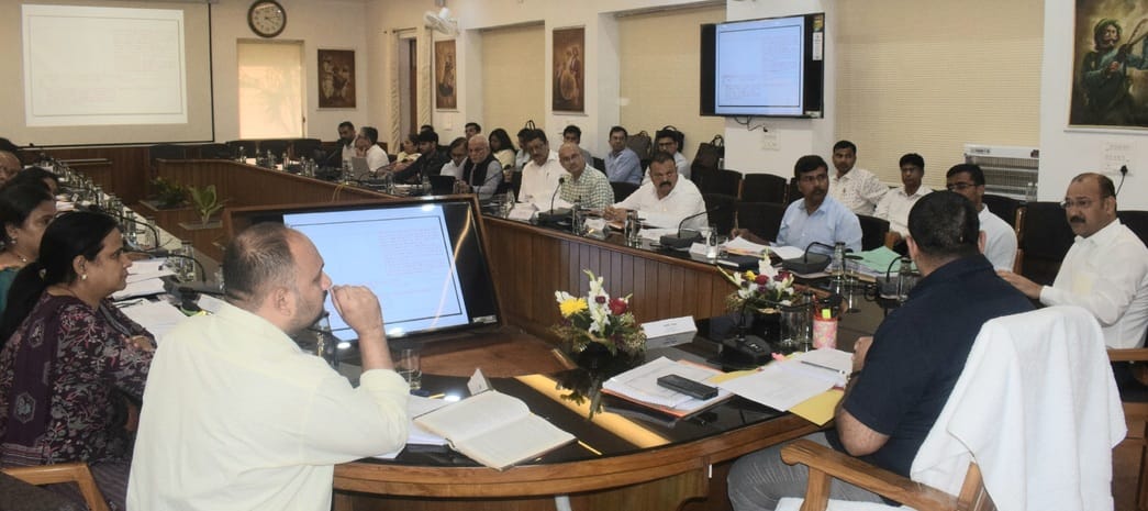 MDA's original budget of Rs 2193.06 crore passed, private colonies will not be handed over to the corporation
