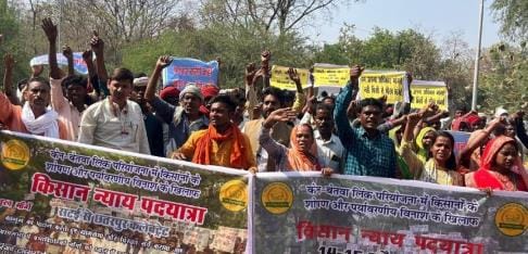 Seeing the attitude of the farmers, the officers bowed down, many demands were accepted