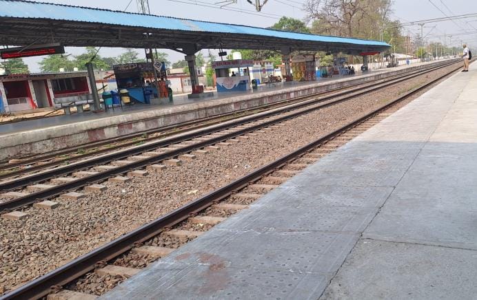 15 trains cancelled, routes of many changed... passengers troubled