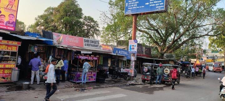24 shops built on roadways land will be removed