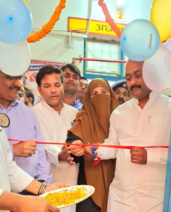 CMO and District Panchayat President inaugurating the digital X-ray machine at Community Health Center Semriyanwa