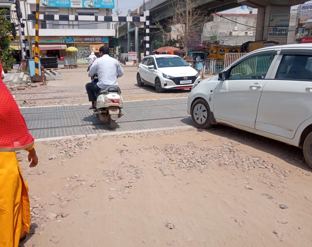 Traffic will remain closed from Dhani gate at night till 21 April