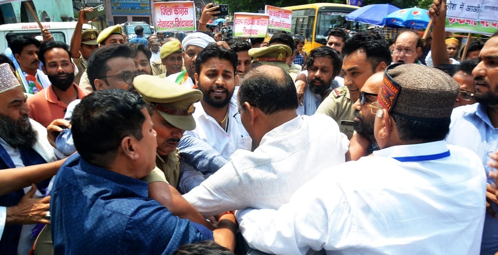 Attempt to burn ED's effigy, scuffle with police