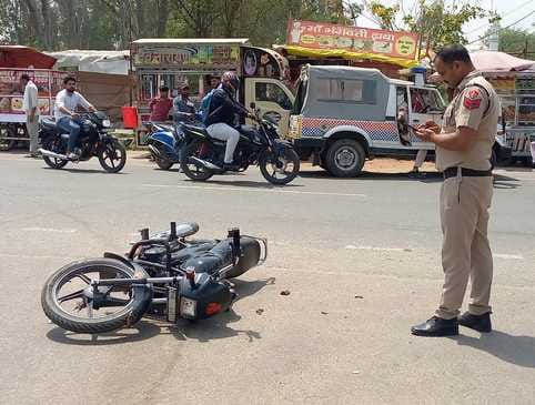 Outside the stadium, Scorpio riders hit a biker and kidnapped him, police rescued him within a few hours