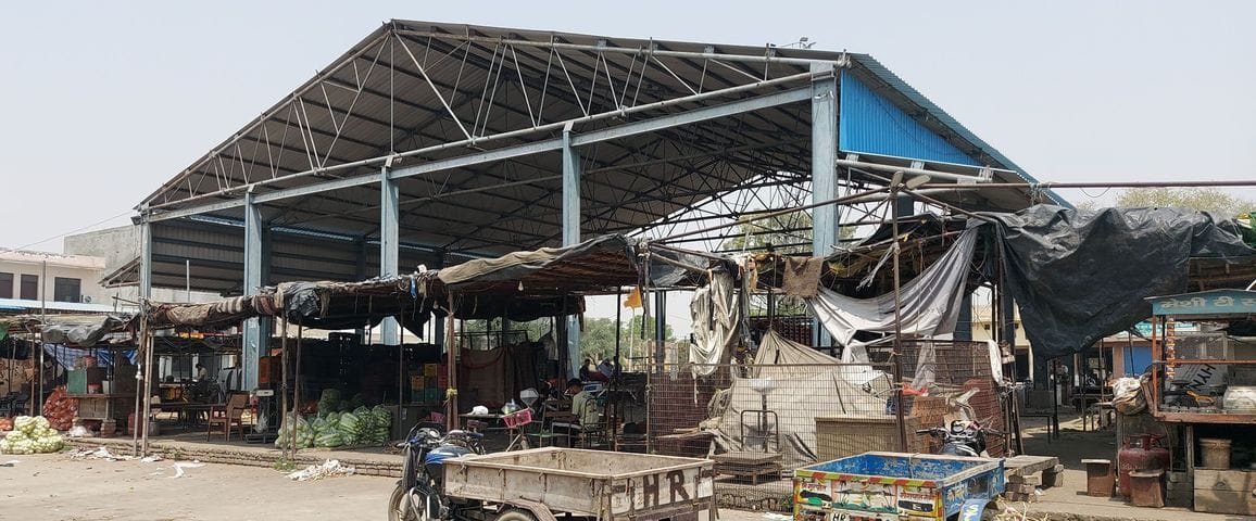 Dispute escalated between vendors and commission agents in vegetable market