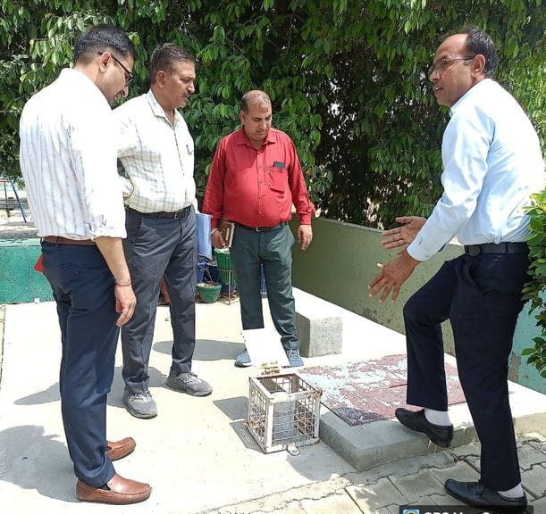 The team of the Public Health Department reached door to door to supply pure drinking water