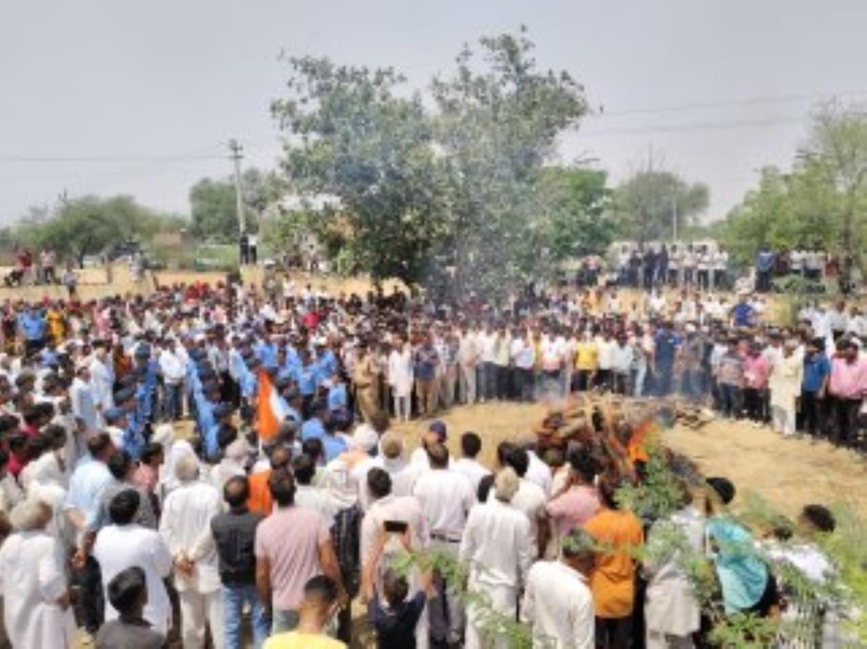 Sachin Amar Rahe... Huge crowd gathered in the last journey of the martyr, mother said- my son has become immortal