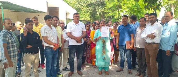 Teachers protested against digital diary and other demands