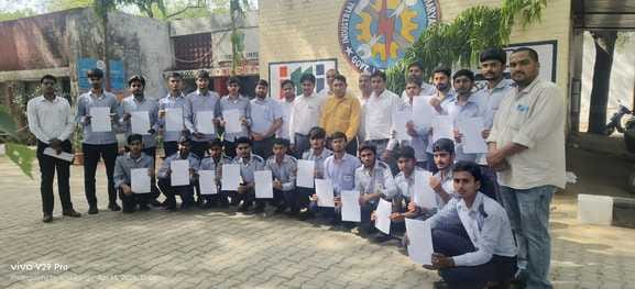20 students of fitter and machinist trade selected in job fair