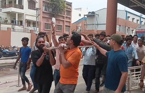 Bettiah bihar news Property dealer shot criminals in serious condition refer police investigation today news