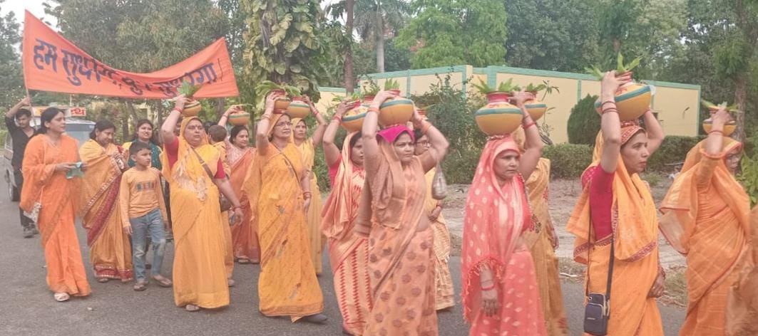 A huge crowd gathered in the Kalash Yatra of Gayatri Mahayagya