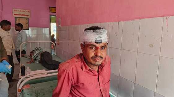 E-rickshaw driver and passenger injured in collision with pickup