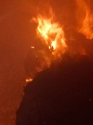 Fire broke out in a yarn mill, two fire engines extinguished it in three hours