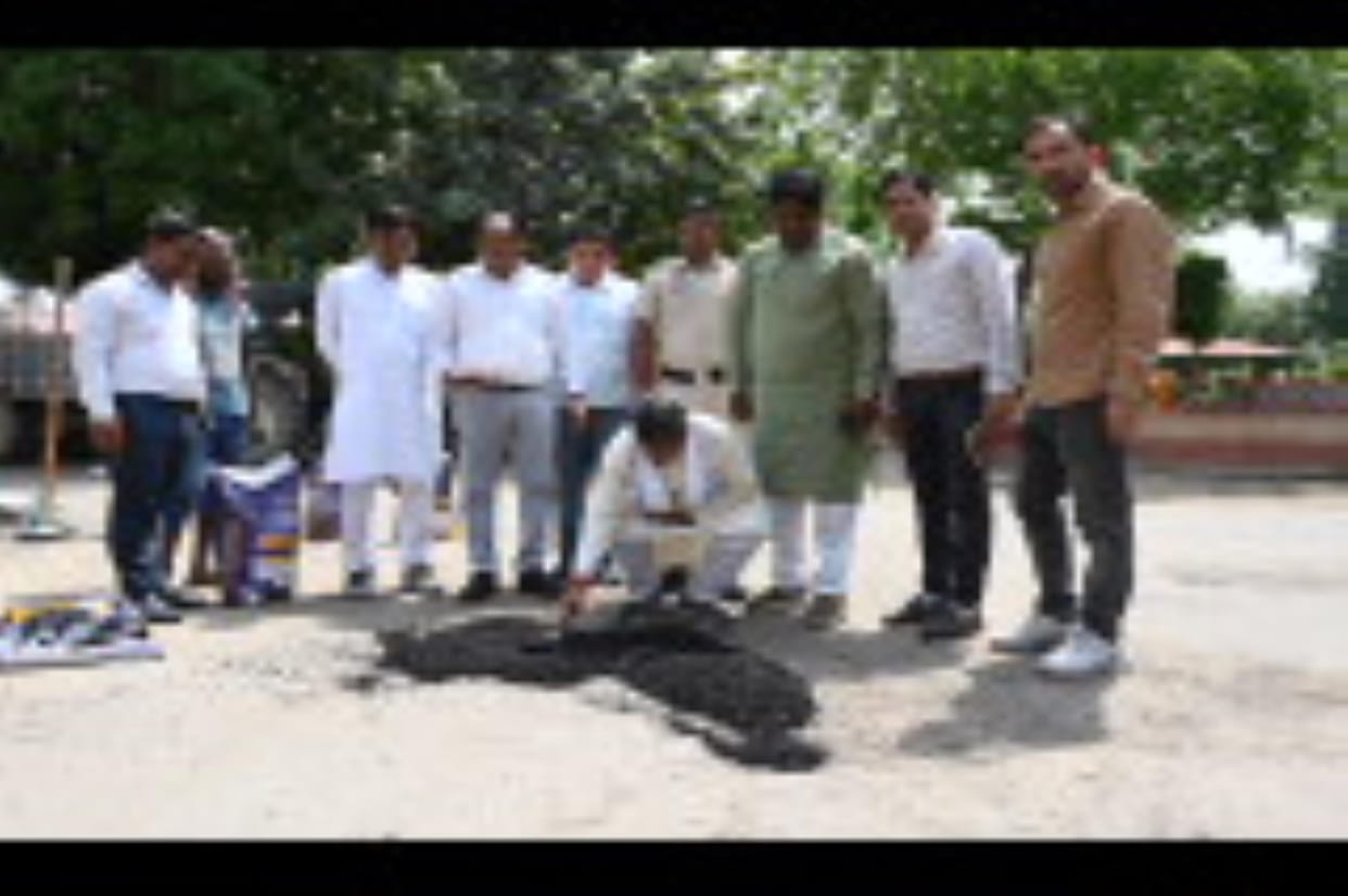 In 3 days, 160 complaints were received on the toll free number of the Municipal Corporation regarding making the roads pothole free