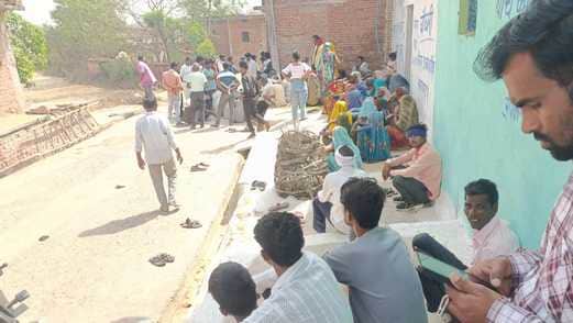 अंतिम संस्कार का इंतजार