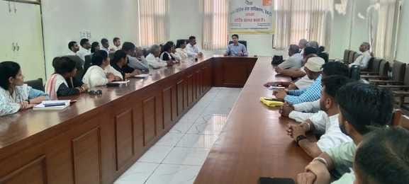 Organized a meeting and appealed to keep maximum number of cases in Lok Adalat.