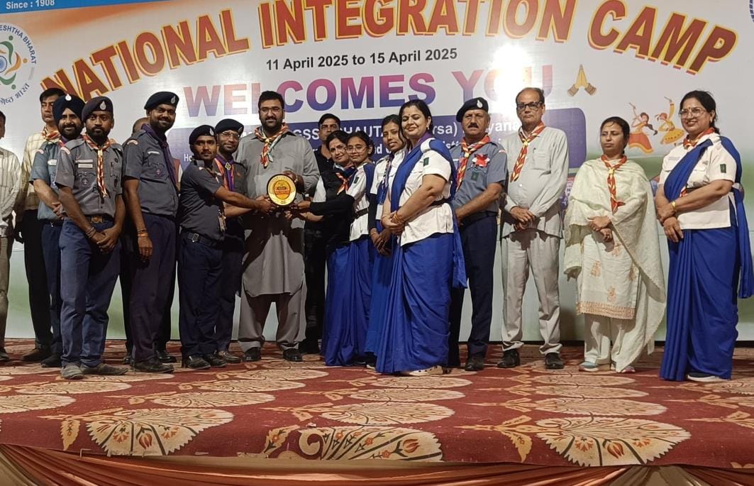 Participants hoisted the flag in the National Integration Camp