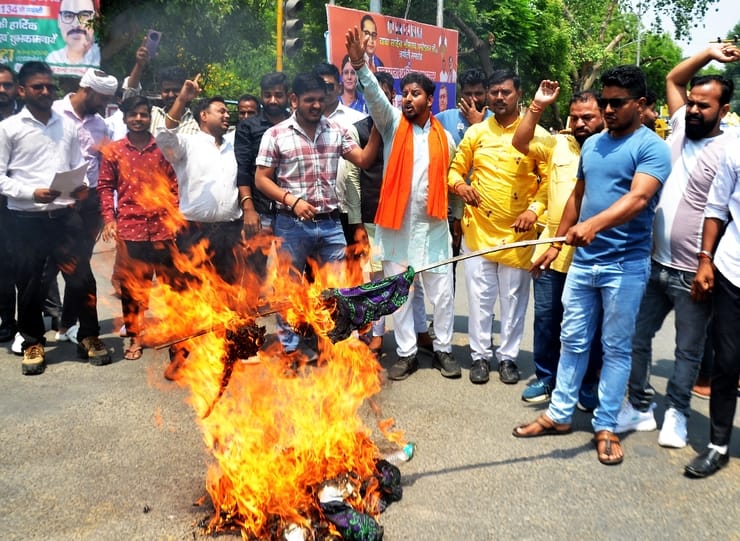 Mamata Banerjee's effigy burnt