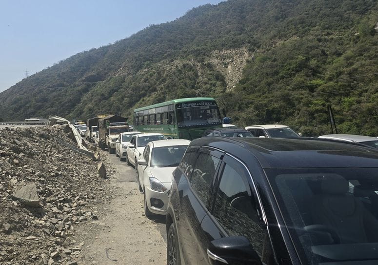 Tourists are forced to spend time in vehicles