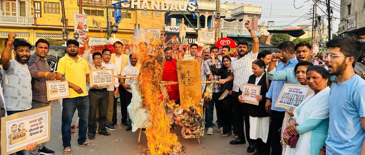 BJYM burnt effigies of Rahul and Sonia Gandhi