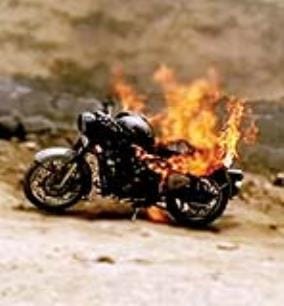 Bike burnt to ashes in Sanjay Colony