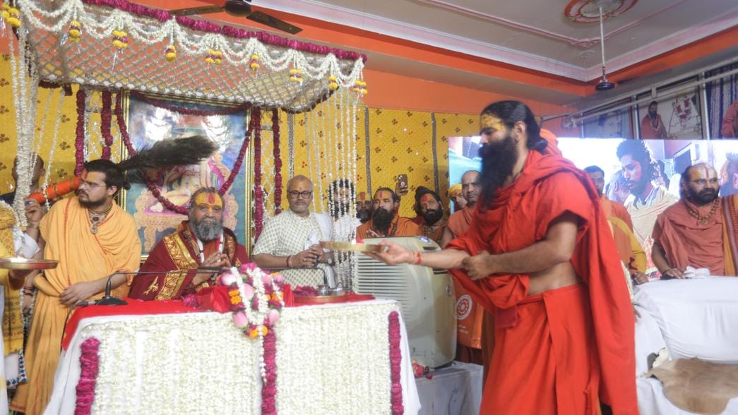 A confluence of devotion, knowledge and culture was seen on the 451st birth anniversary of Shri Malukdas ji