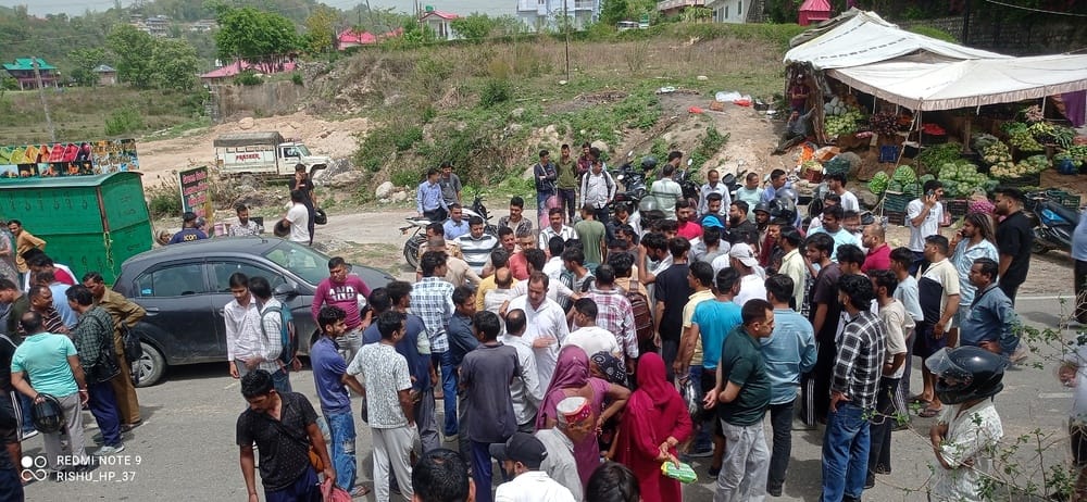 Young man dies in bus-bike collision in Faredh
