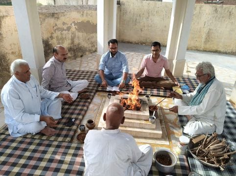 Hawan and satsang organized in Arya Samaj temple