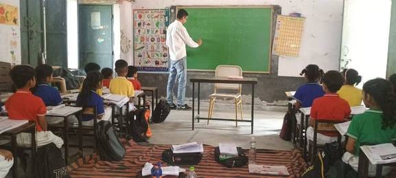 UP: Primary schools of the state opened from today, timings changed after continuous demand; Now holidays will