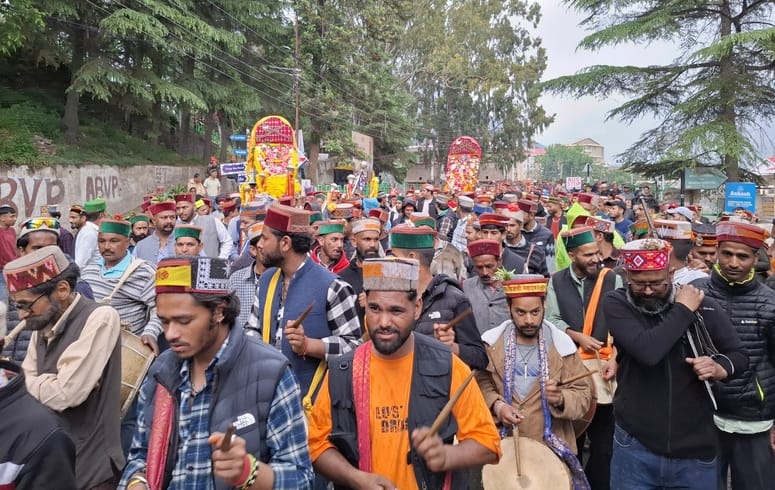 Hundreds of people became witnesses of the tradition of meeting God