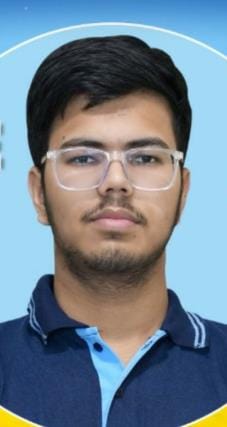Kushagra is Bangaha City topper in JEE Main, ranks 7th in the country
