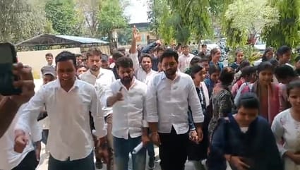 Students demonstrated at the Vice Chancellor's office in the university