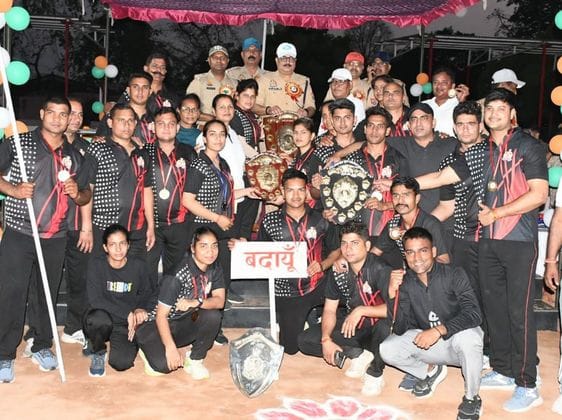 Badaun captured the Chal Baijayanti Shield in weight lifting and yoga competition